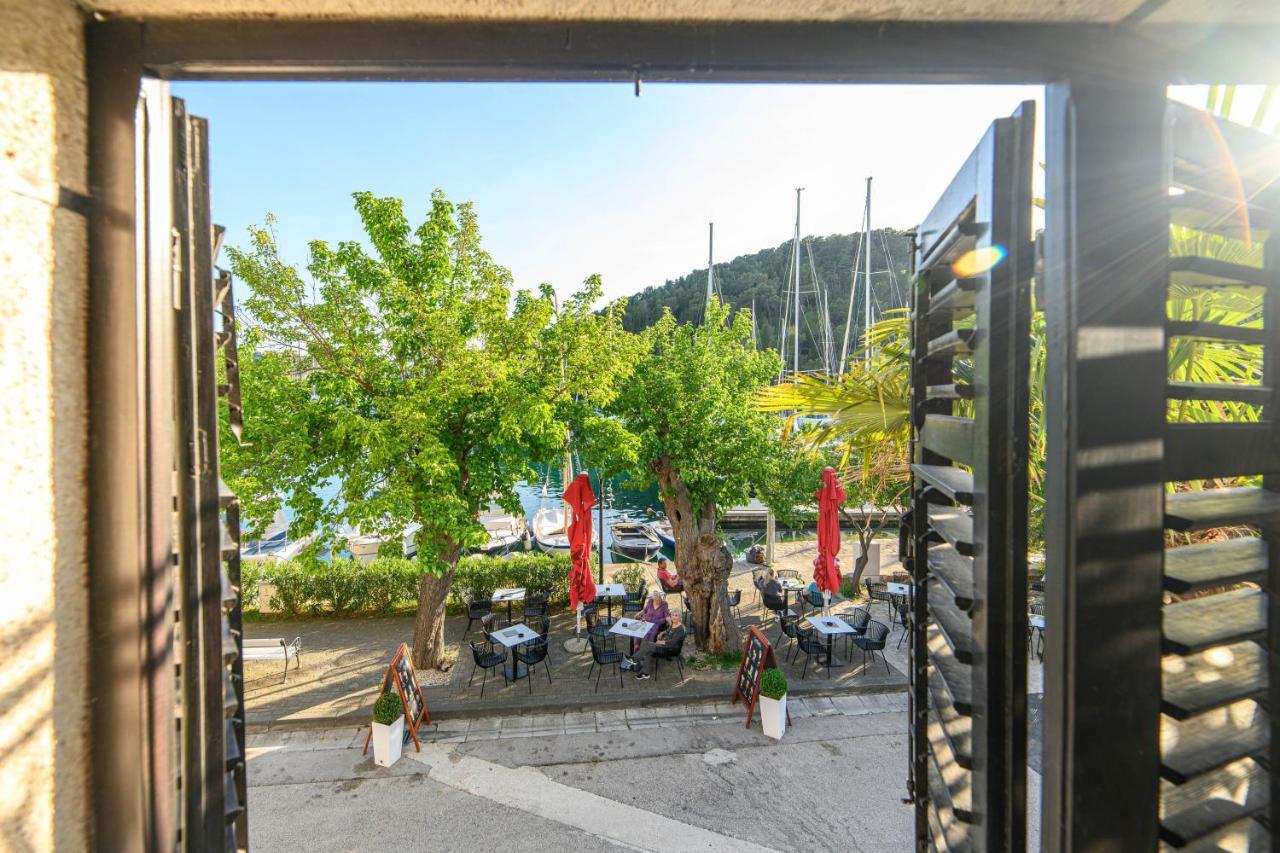 Wine Garden Rooms スクラーディン エクステリア 写真