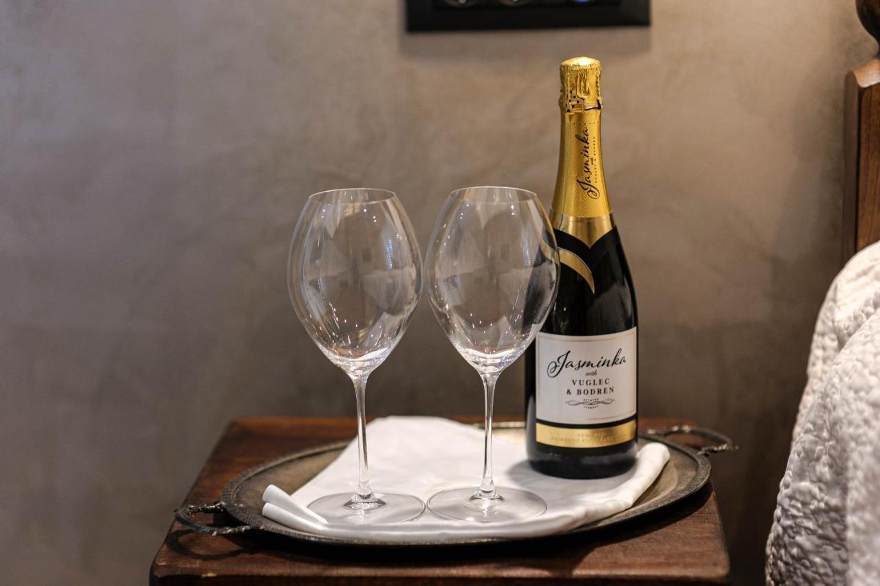 Wine Garden Rooms スクラーディン エクステリア 写真