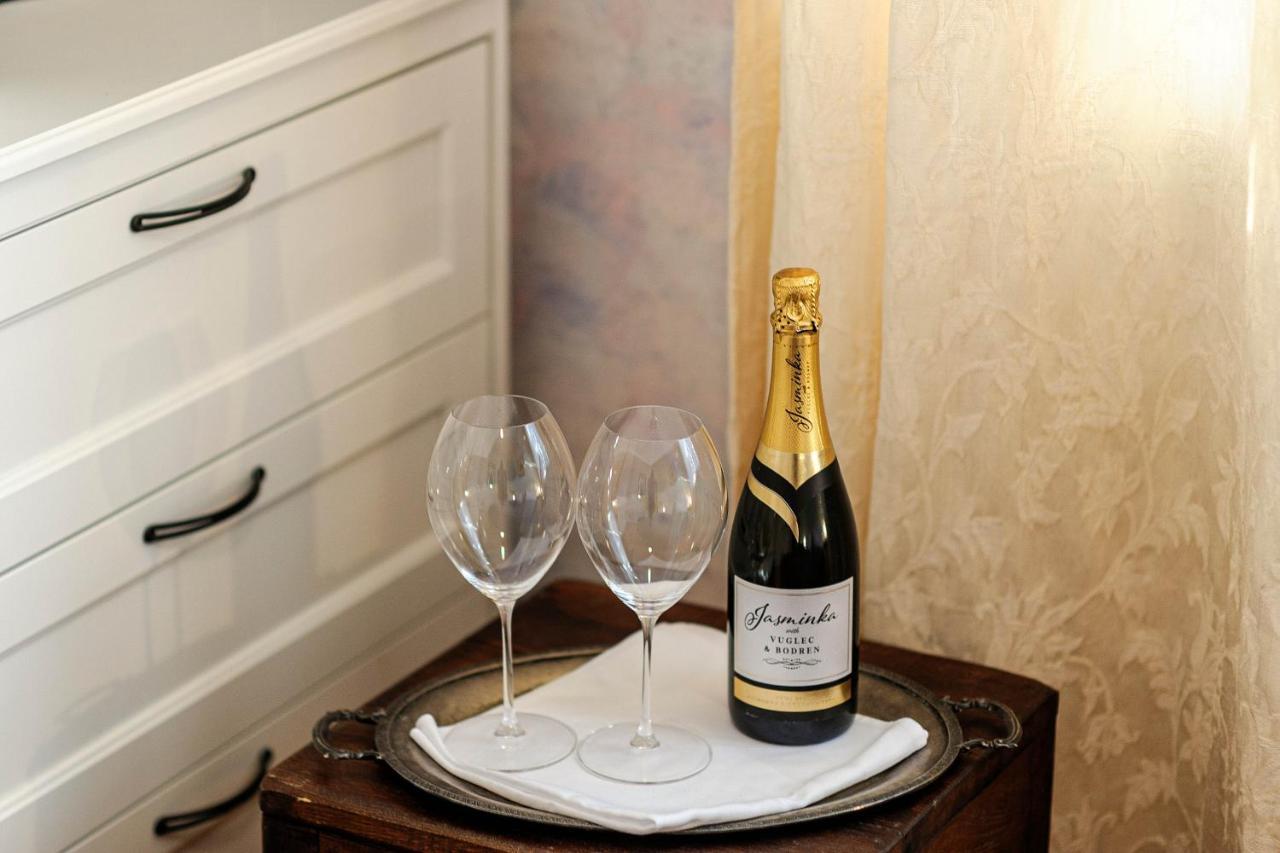 Wine Garden Rooms スクラーディン エクステリア 写真